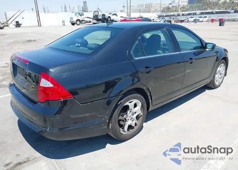 2010 Ford Fusion Se z USA, uszkodzony, nr VIN 3FAHP0HA4AR306945